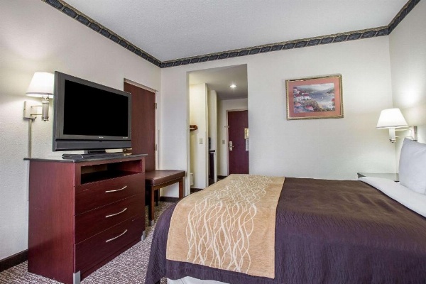 Comfort Inn & Suites Ft.Jackson Maingate image 11